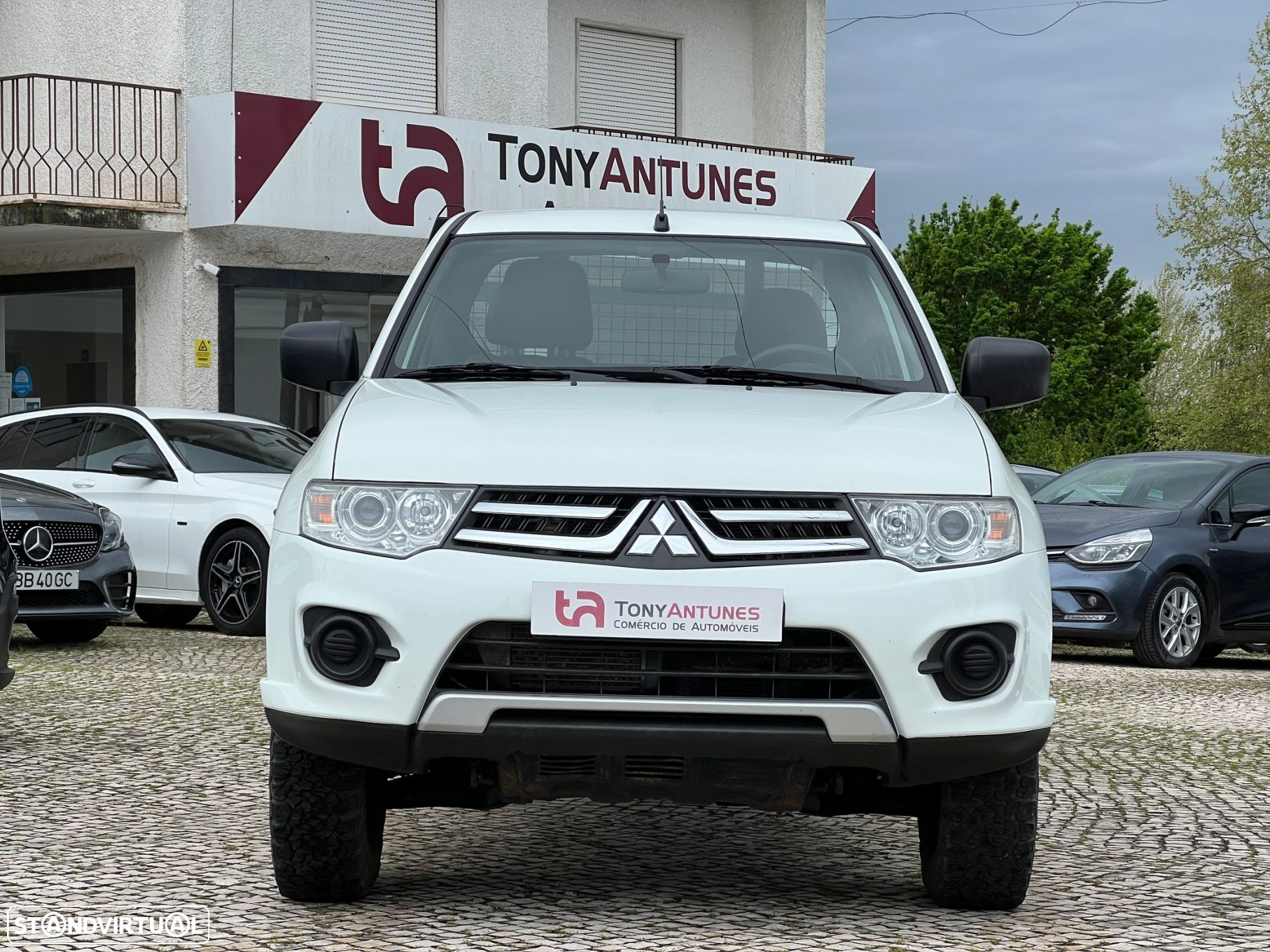 Mitsubishi L200 2.5 DI-D Club Intense 3L 4WD - 12