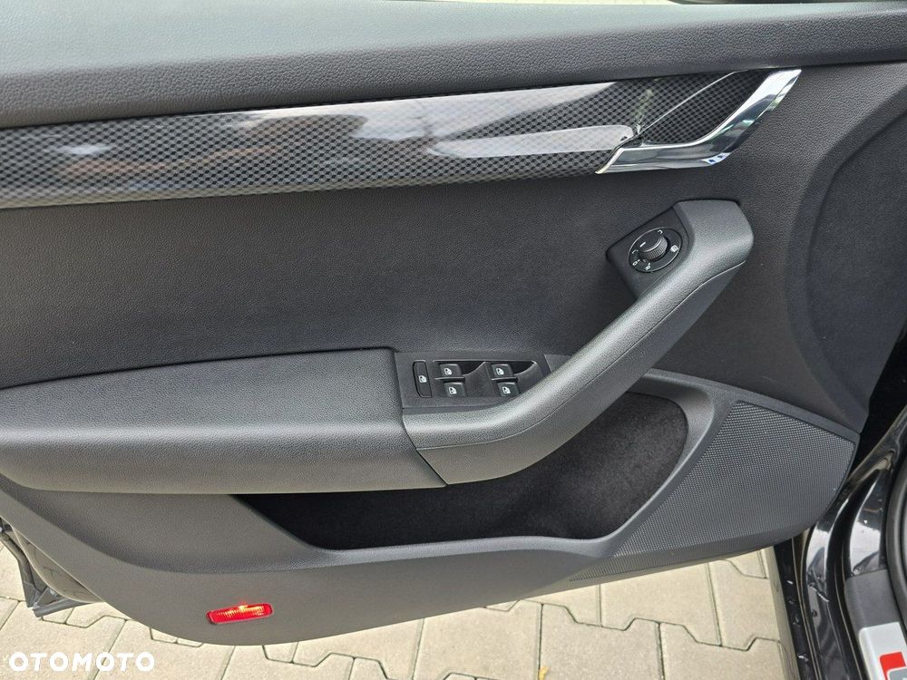 Skoda Octavia 2.0 TDI RS Challenge DSG - 17