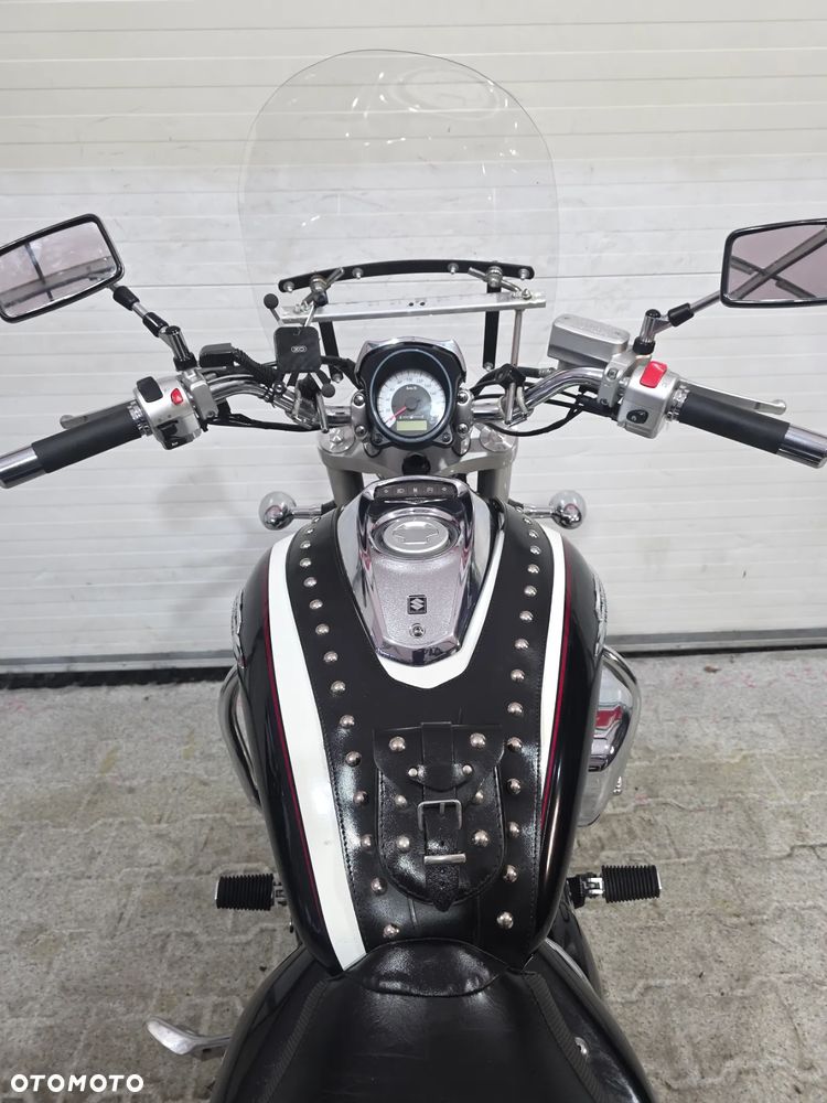 Suzuki Intruder - 40