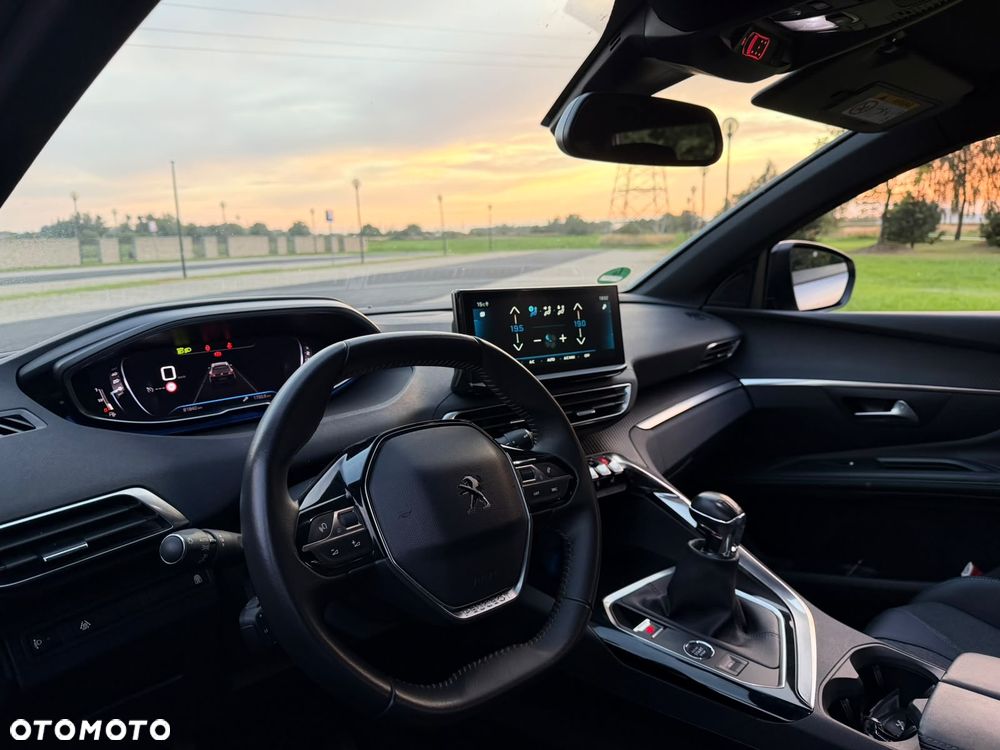 Peugeot 5008 PureTech 130 Stop & Start Allure Pack - 16