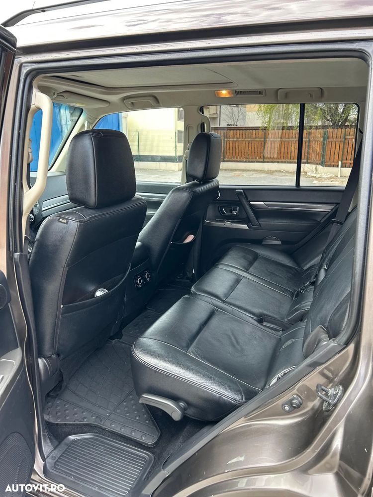Mitsubishi Pajero LWB 3.2 DI-D Instyle S74 - 8