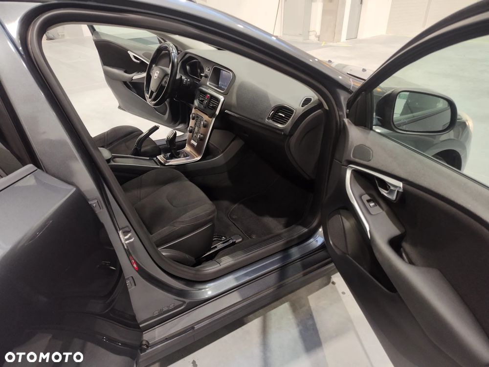 Volvo V40 D2 - 15