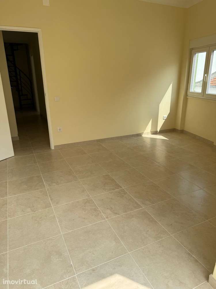 Arrenda-se quartos centro Alcochete ! - Grande imagem: 2/5