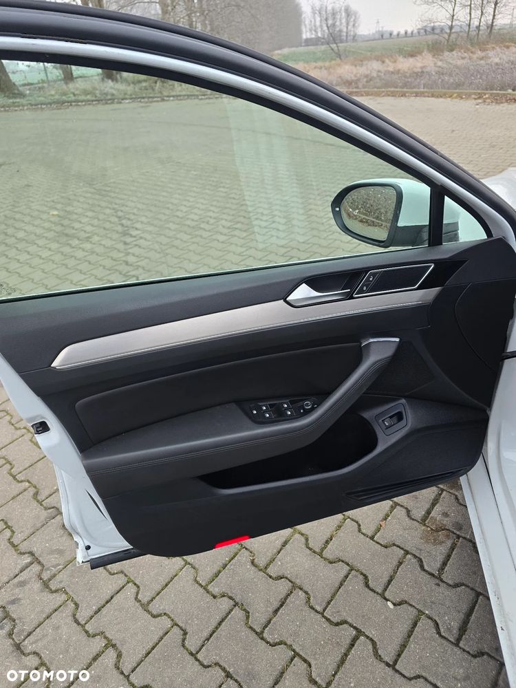 Volkswagen Passat - 10