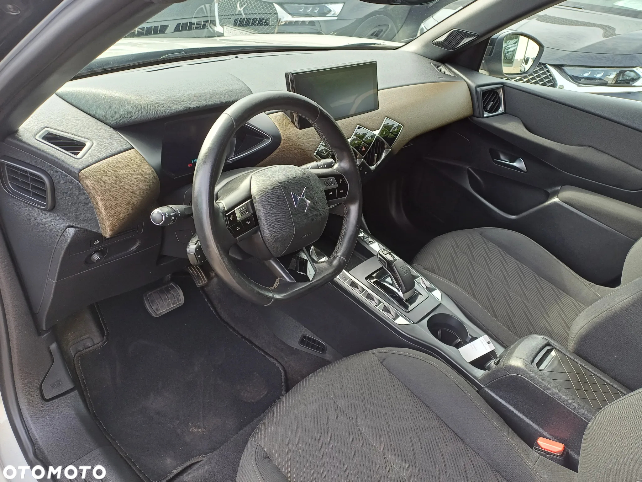 DS Automobiles DS 3 Crossback E-Tense Performance Line + - 12