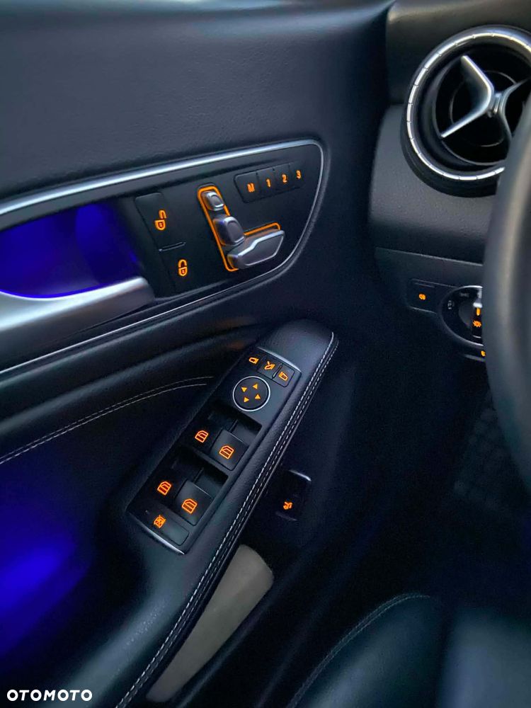 Mercedes-Benz CLA 200 - 4