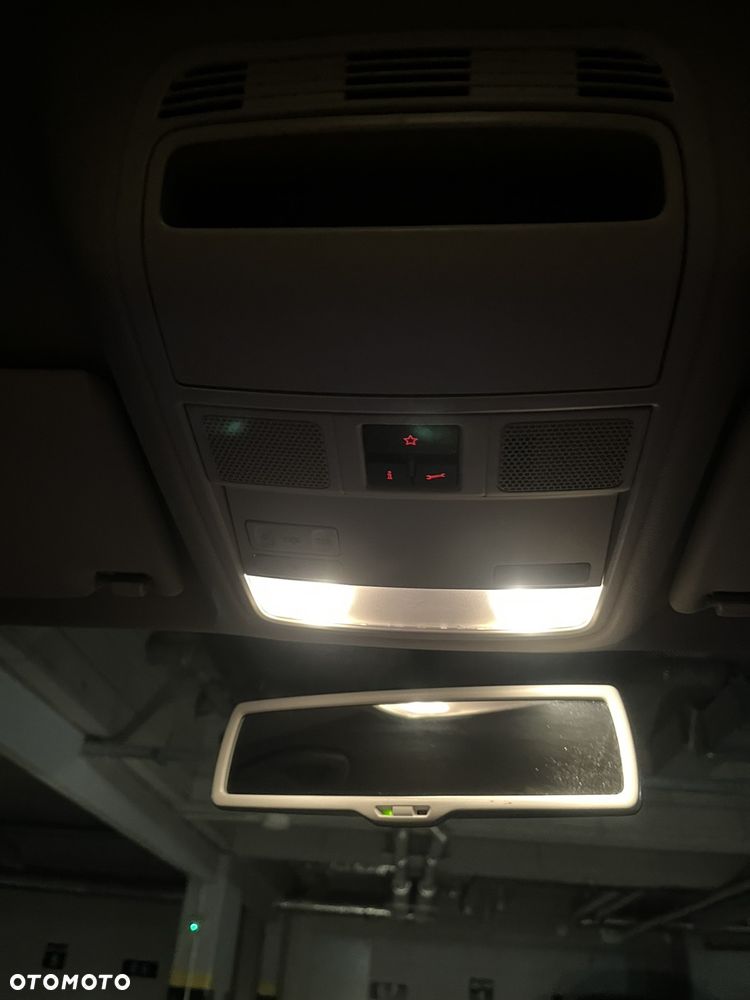 Volkswagen Golf 1.6 TDI DPF BlueMotion Technology MATCH - 18