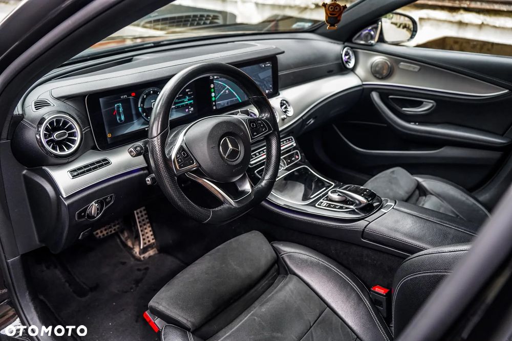 Mercedes-Benz Klasa E 220 d 9G-TRONIC - 27