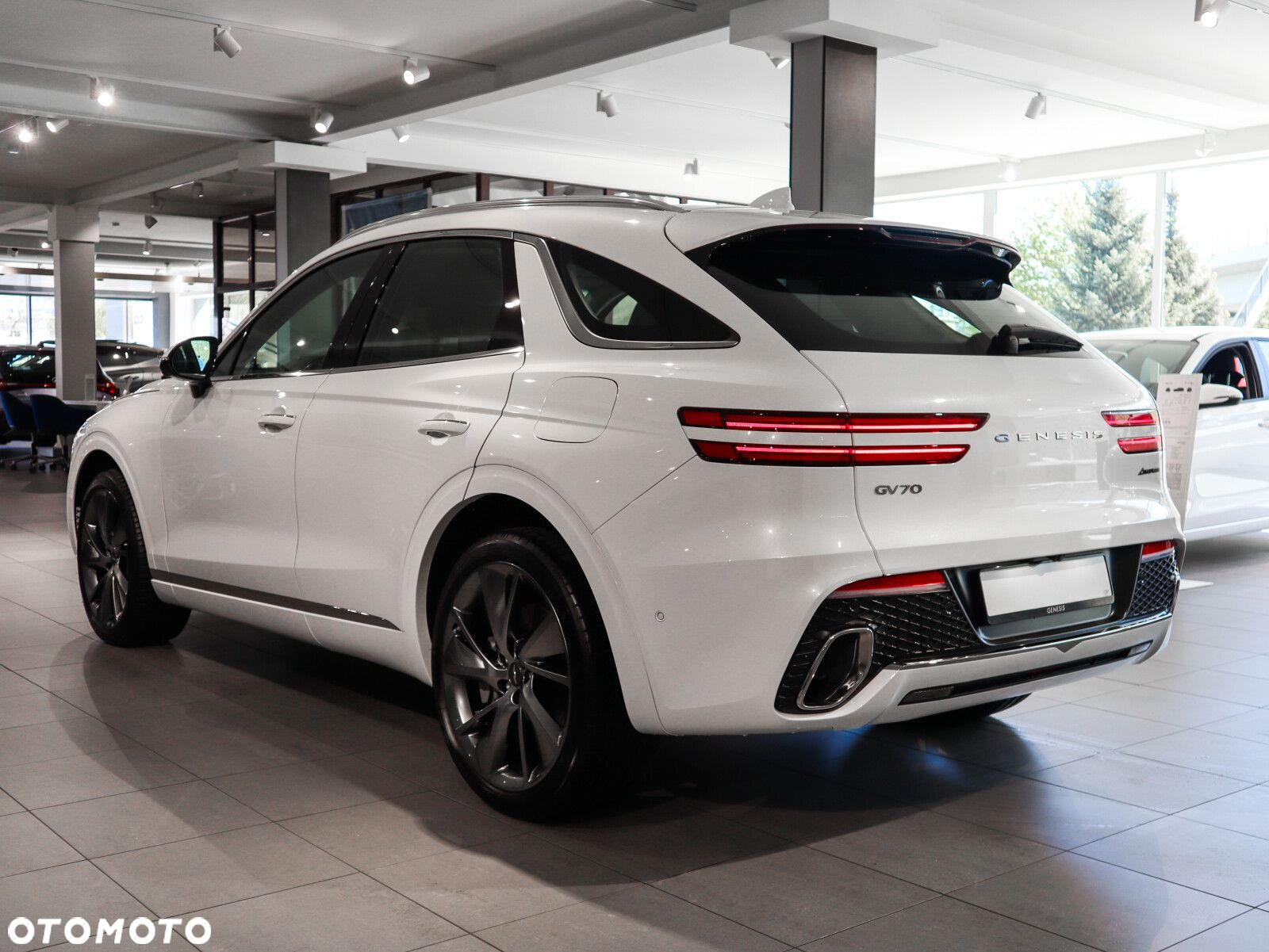 Genesis GV70 2.5T AWD AT8 Luxury Line - 3