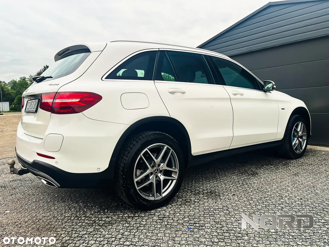 Mercedes-Benz GLC 350 e 4Matic 7G-TRONIC AMG Line - 11