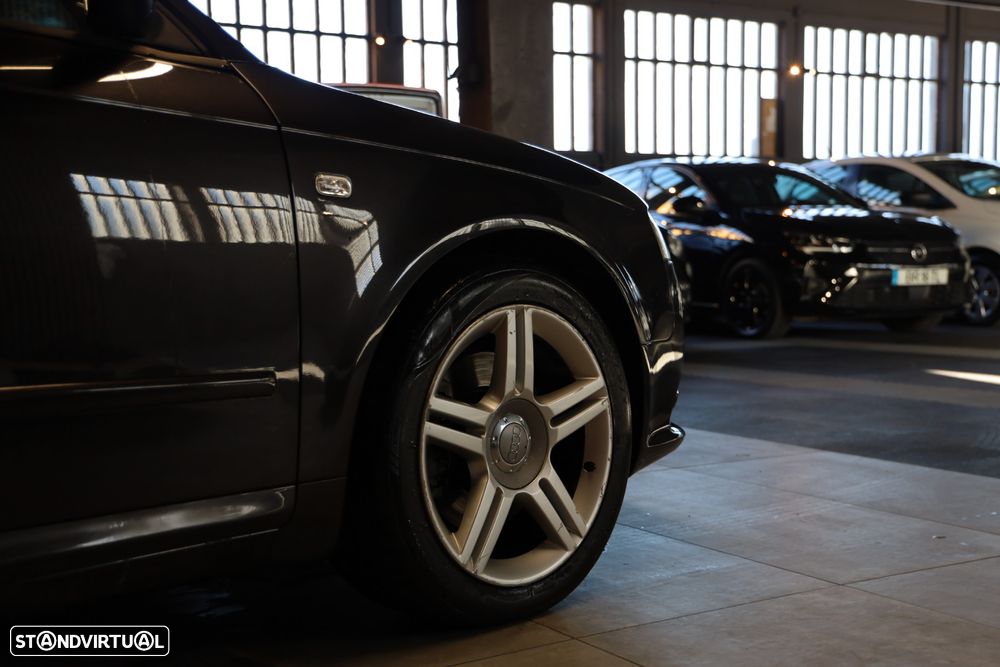 Audi A4 Avant 2.0 TDi S-line - 28