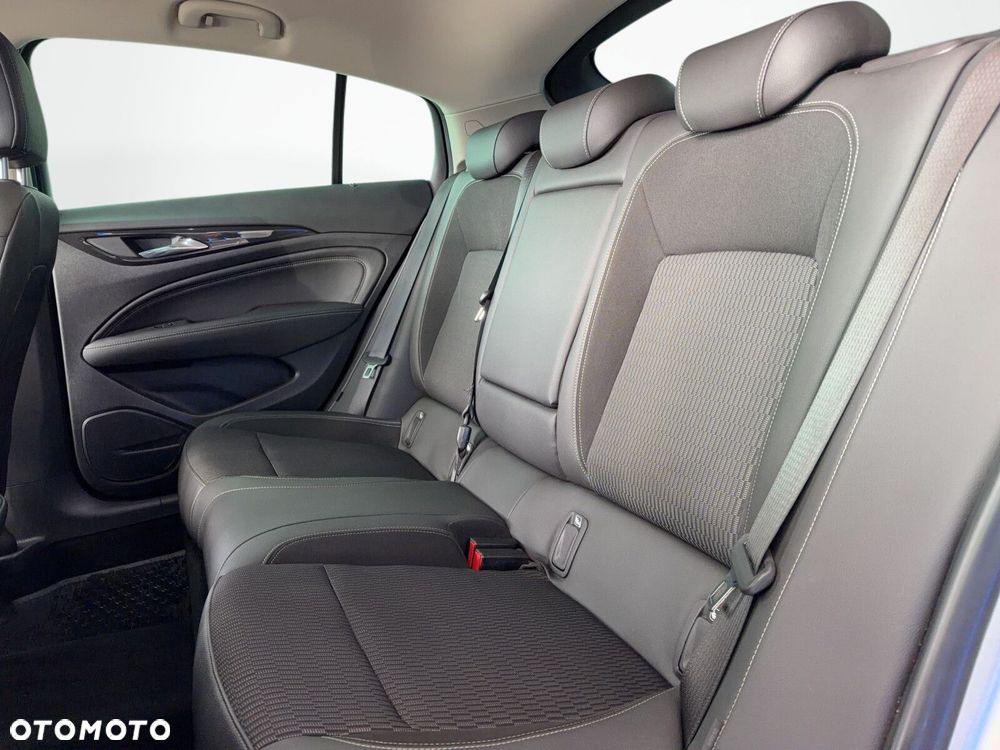 Opel Insignia - 14