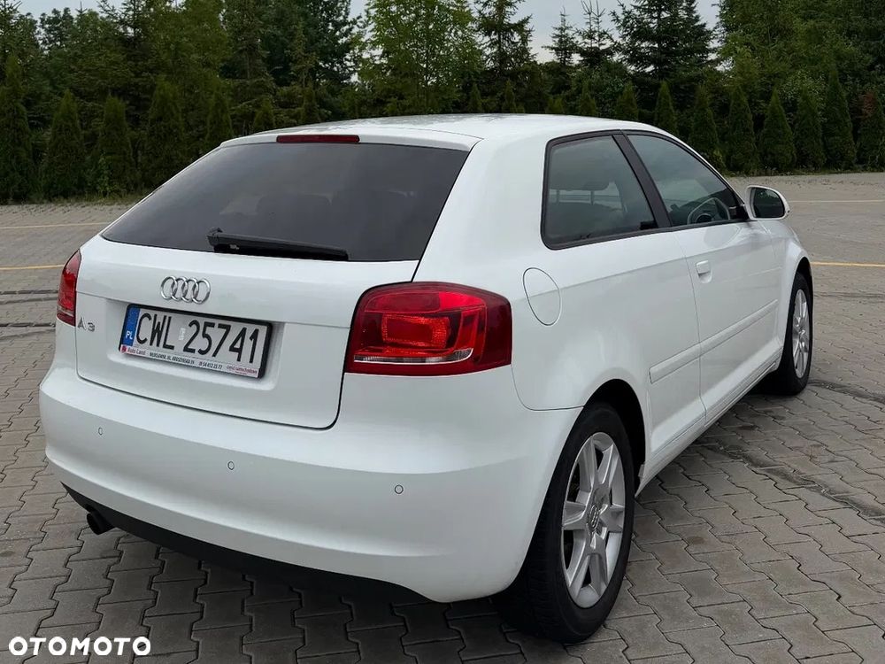 Audi A3 3-drzwiowe 1.6 Attraction - 4