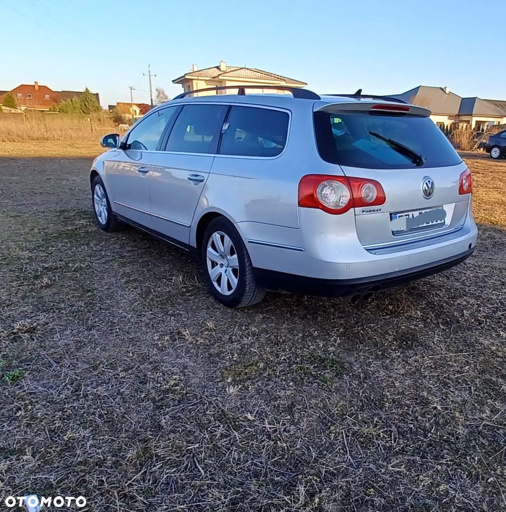 Volkswagen Passat 2.0 TDI DPF BlueMot Trendline - 1