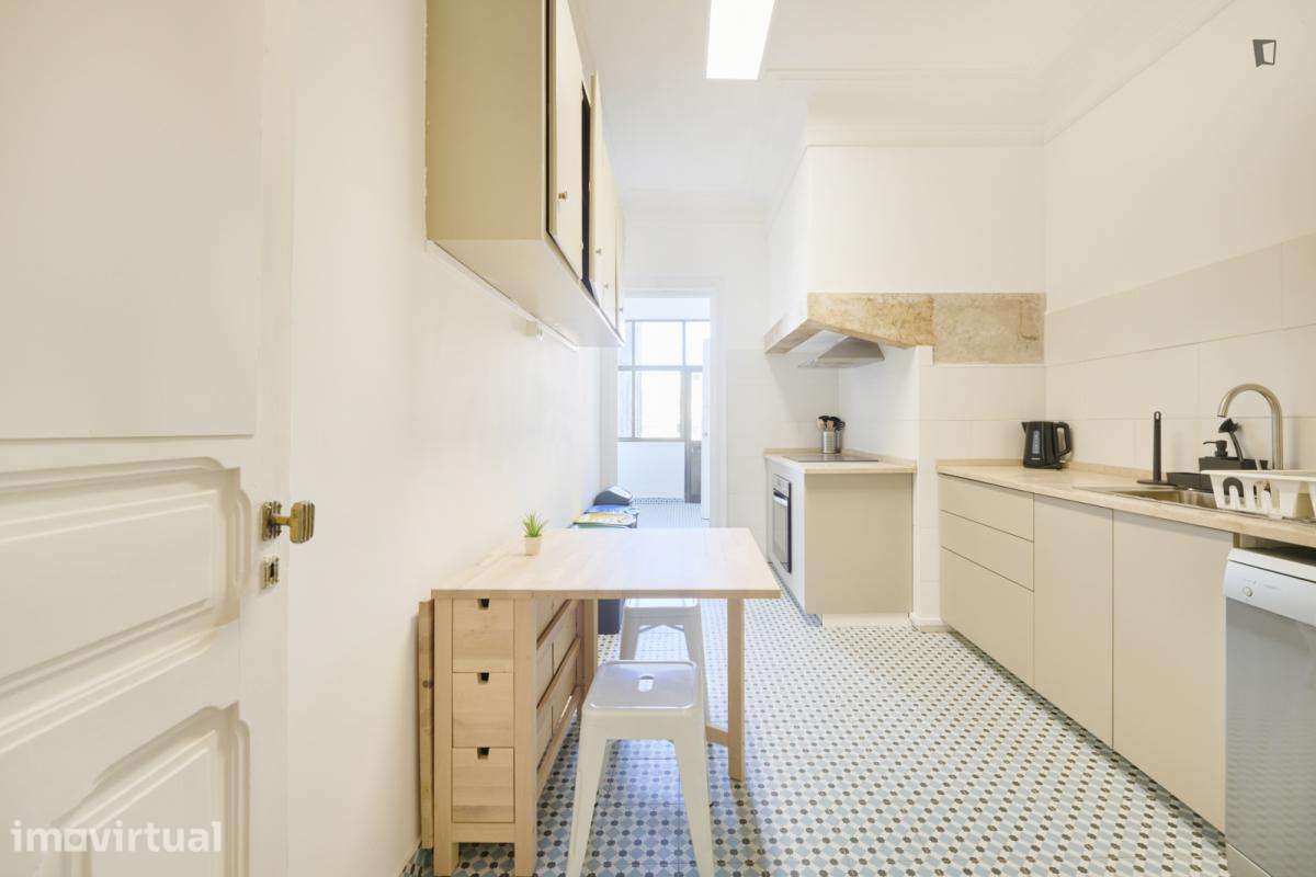 Quarto - localizado em Rato Lisbon - Grande imagem: 4/43
