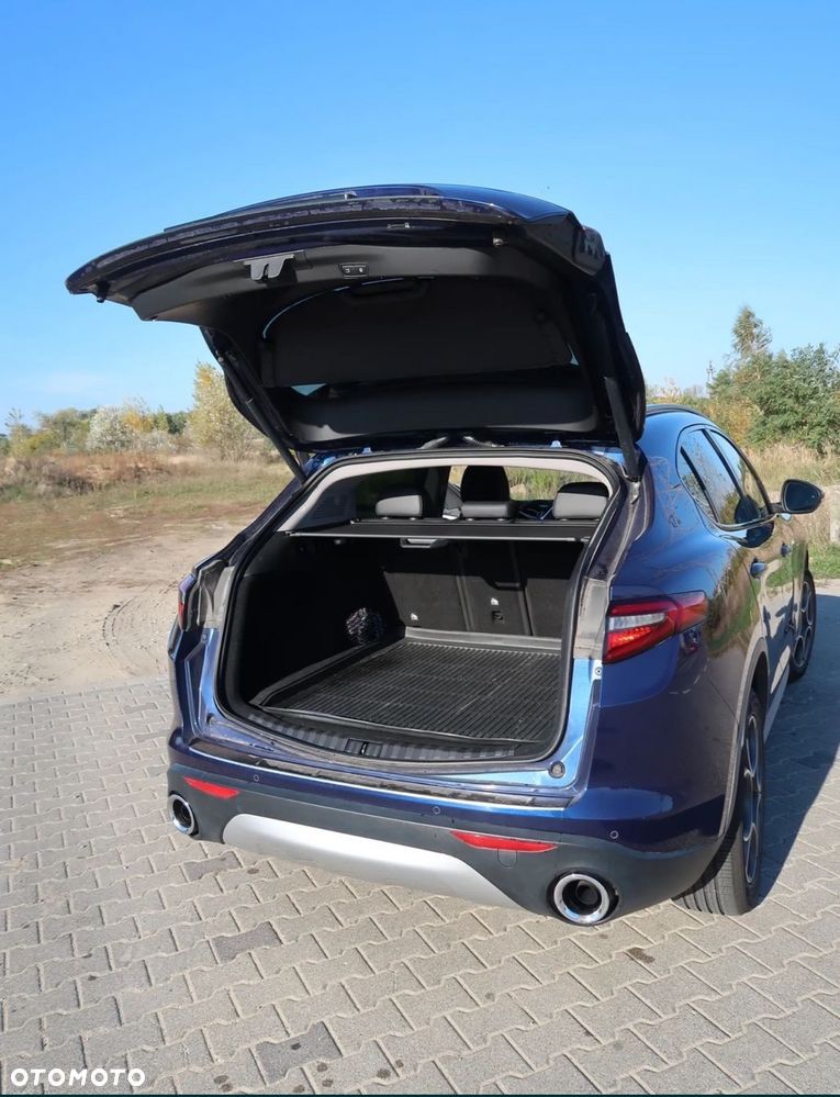 Alfa Romeo Stelvio 2.0 Turbo 16V AT8-Q4 Ti - 8