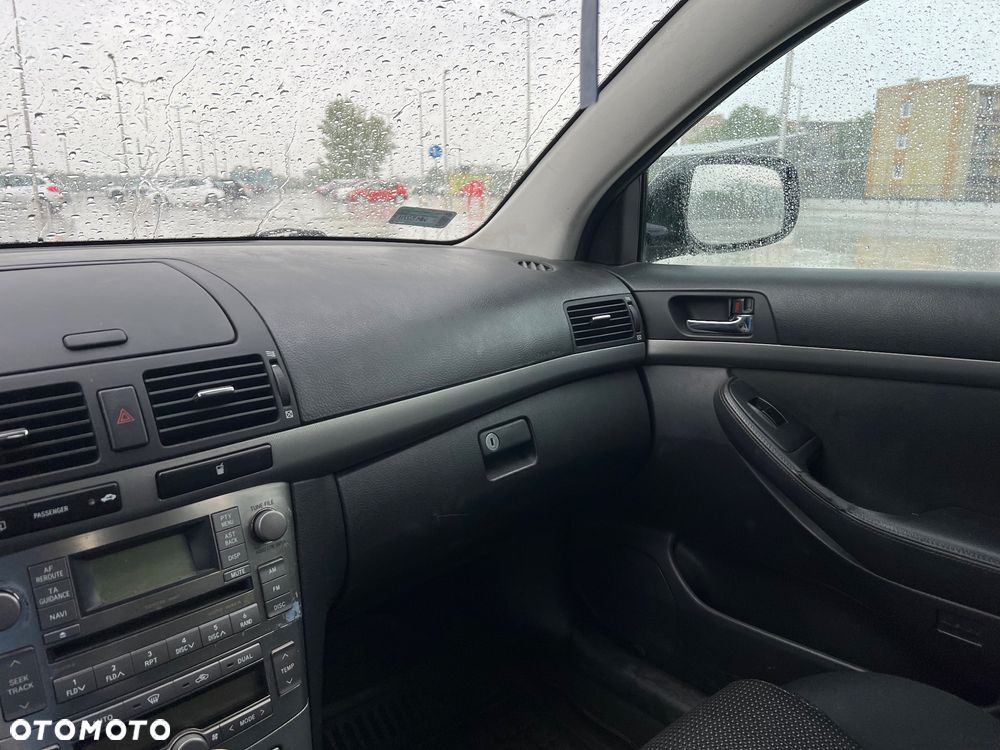 Toyota Avensis 2.0 D-4D - 3