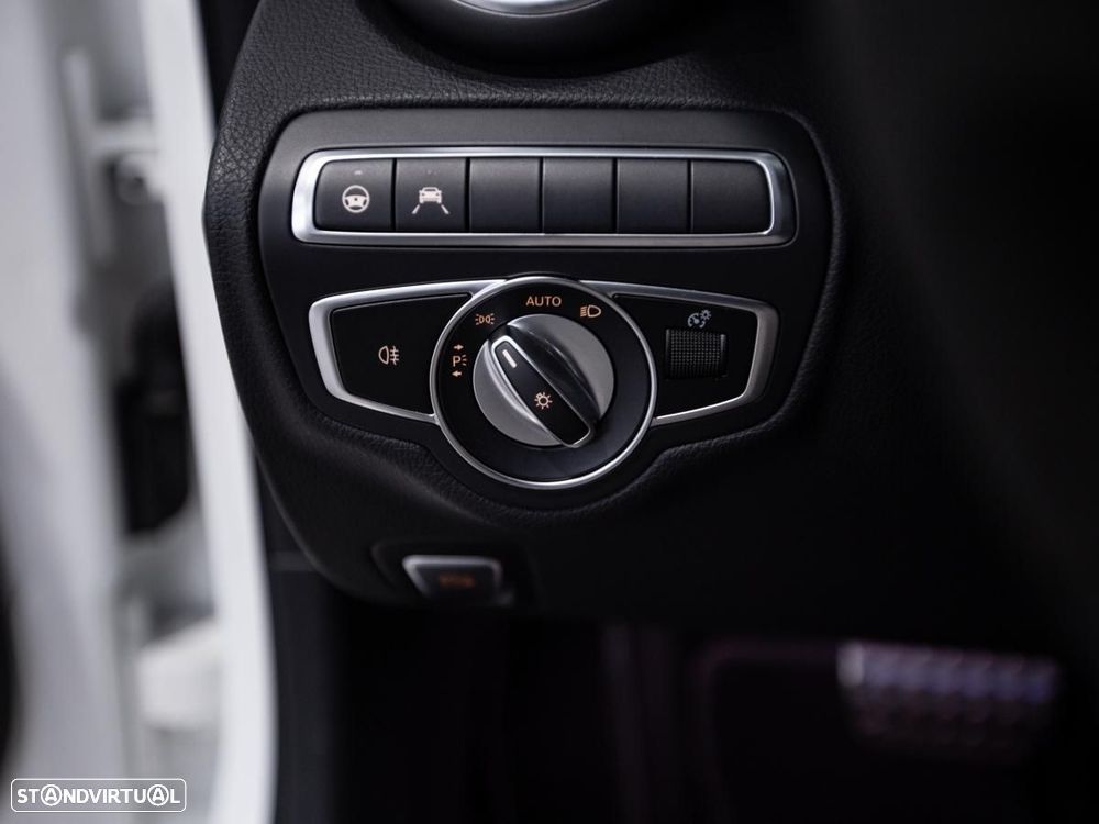 Mercedes-Benz C 300 de AMG Line - 21