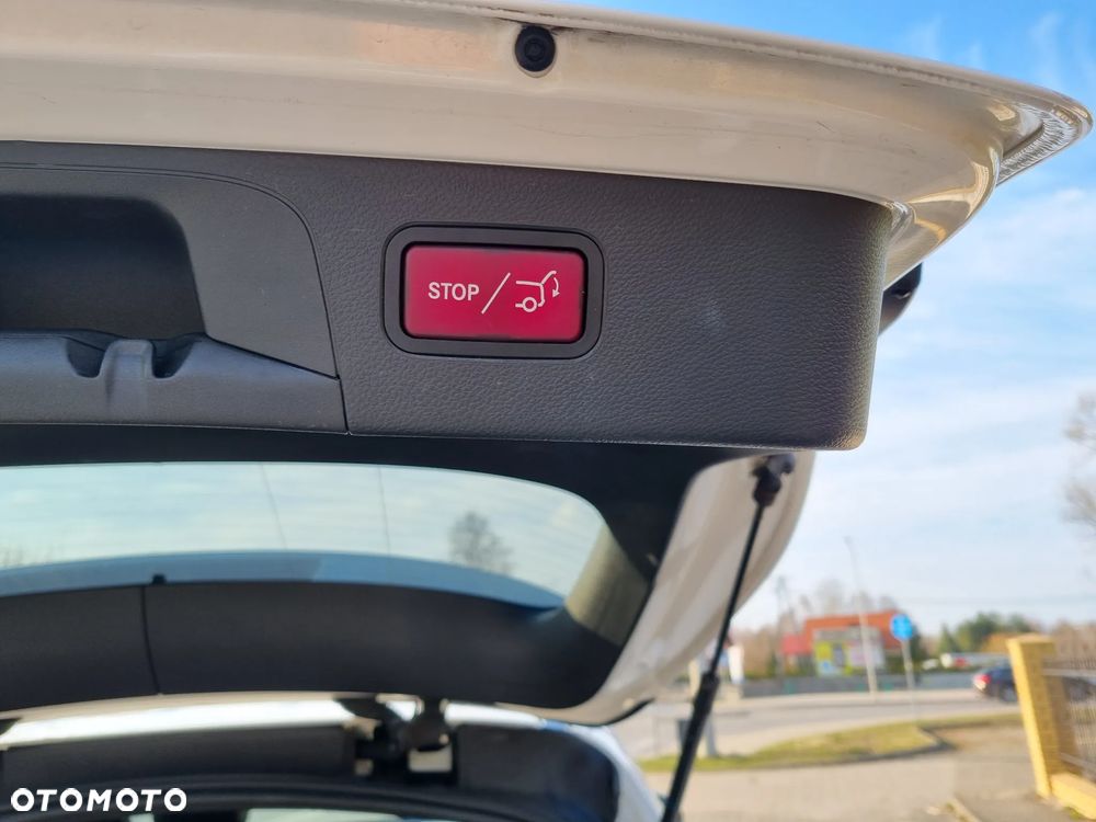 Mercedes-Benz GLC - 15