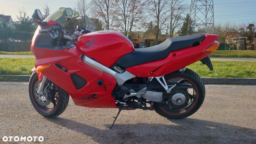Honda VFR - 3