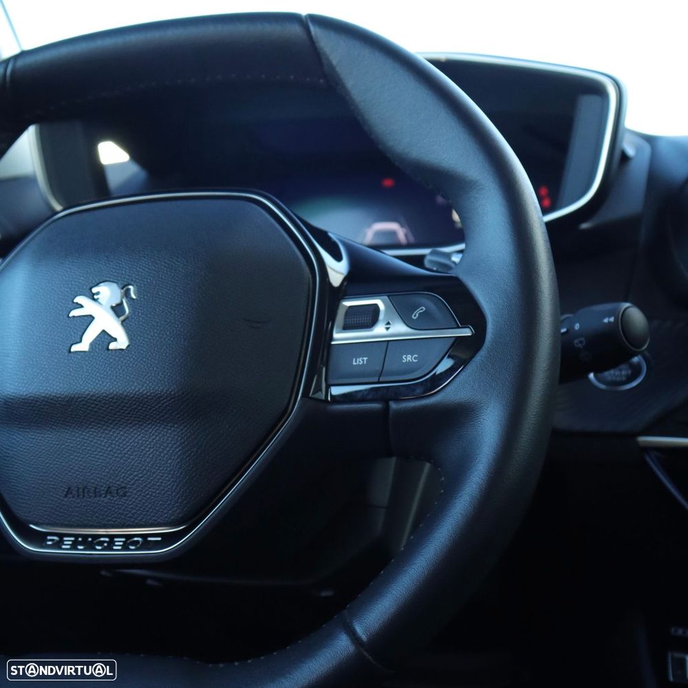 Peugeot 2008 1.2 PureTech Allure Pack EAT8 - 17