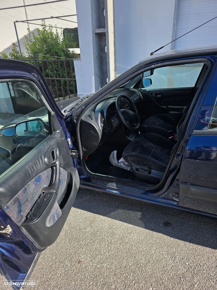 Citroën Xsara 1.6i Exclusive - 4