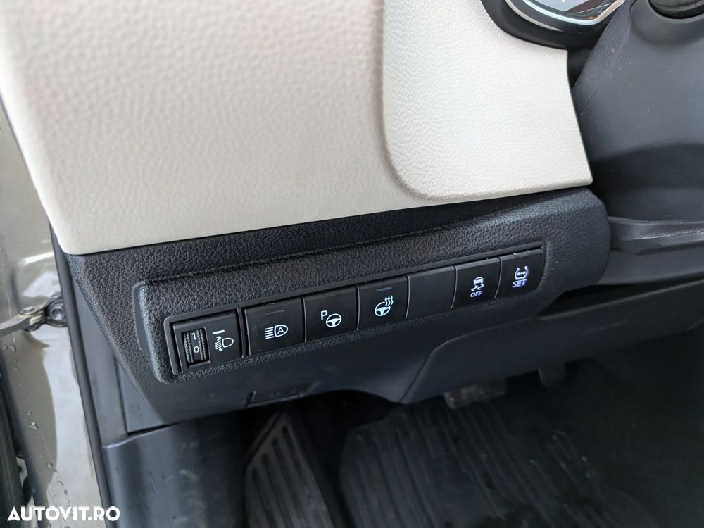 Toyota Corolla 1.8 HSD Exclusive Plus tapiterie Gri - 17