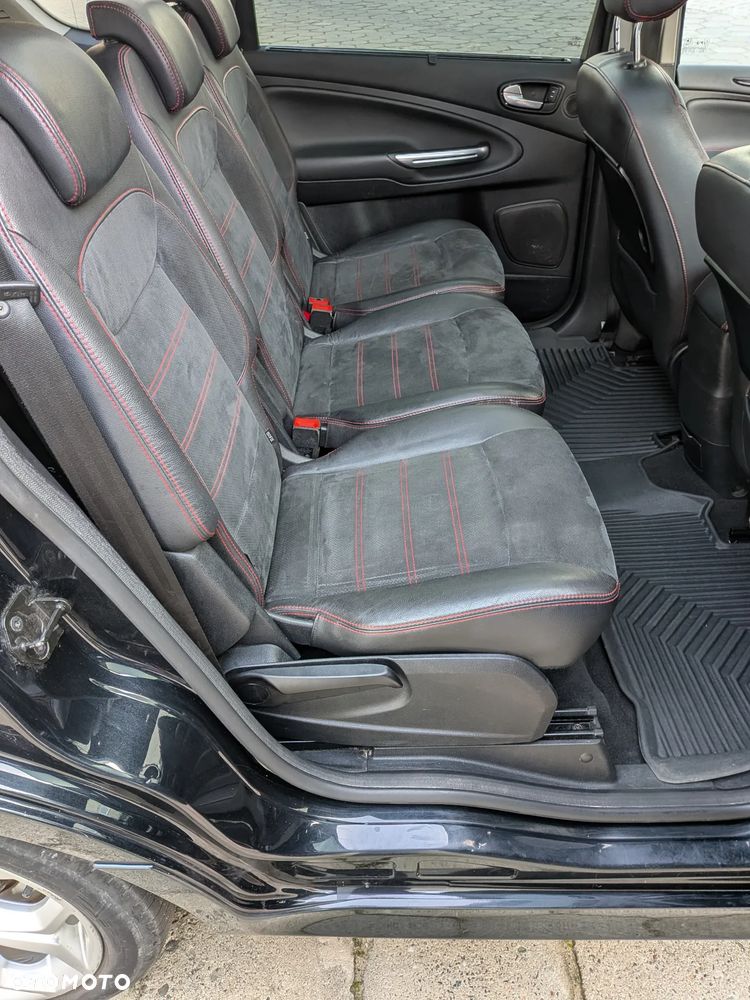 Ford S-Max - 13
