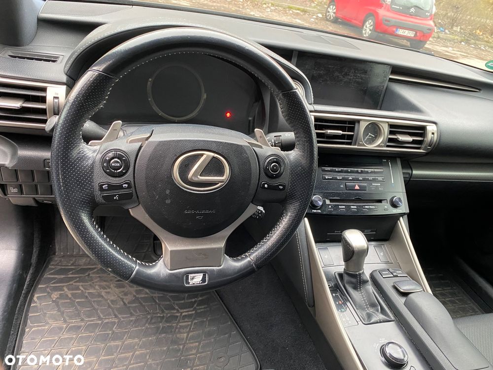 Lexus IS 250 F-Sport - 6