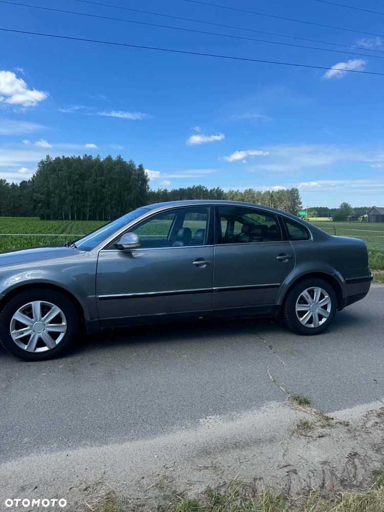 Volkswagen Passat 1.9 TDI Highline - 4