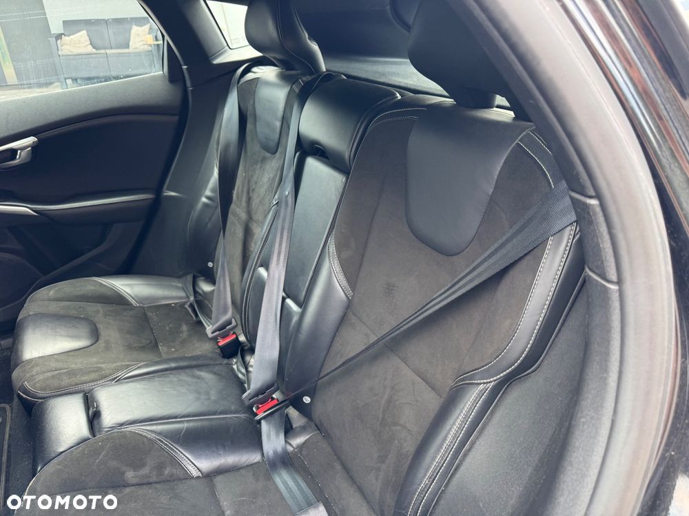 Volvo V40 D2 R Design - 13