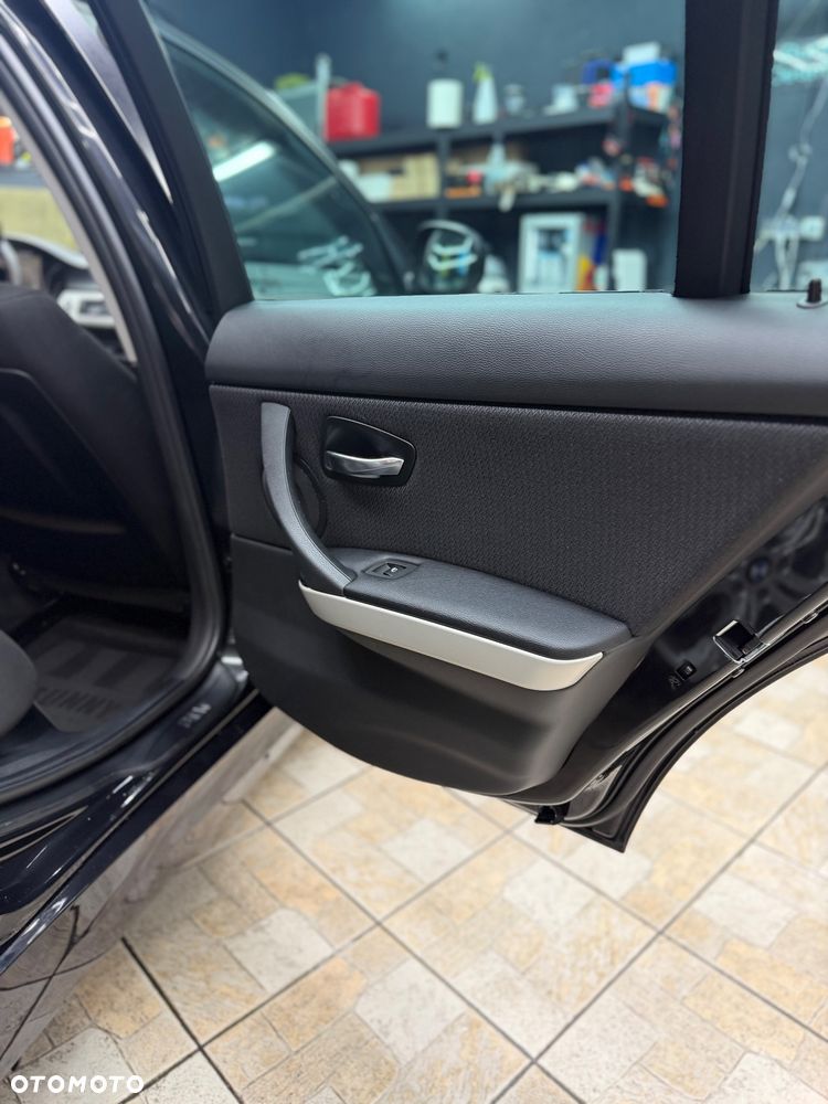 BMW Seria 3 320d - 25