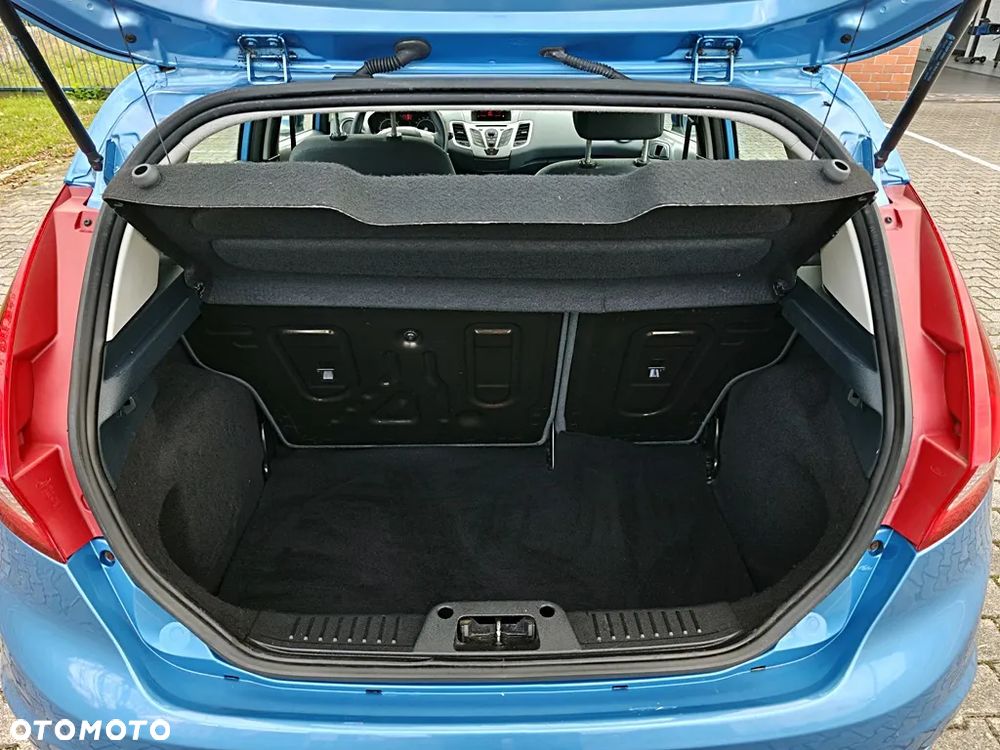 Ford Fiesta 1.25 Champions Edition - 24