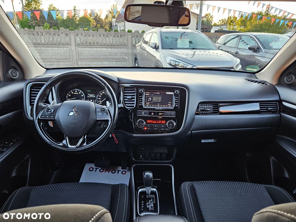 Mitsubishi Outlander 2.0 Instyle Navi CVT - 26