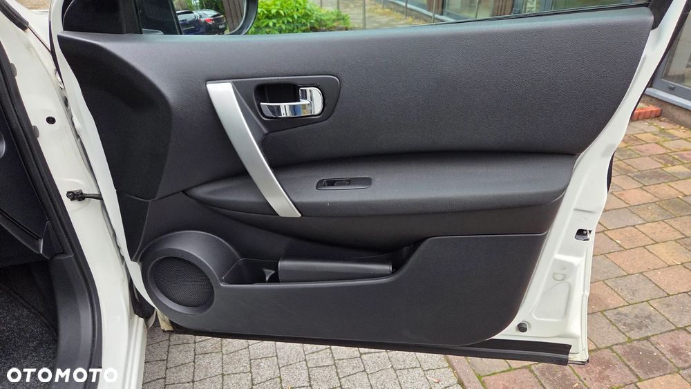 Nissan Qashqai 2.0 dCi 4 x 4 DPF tekna - 31