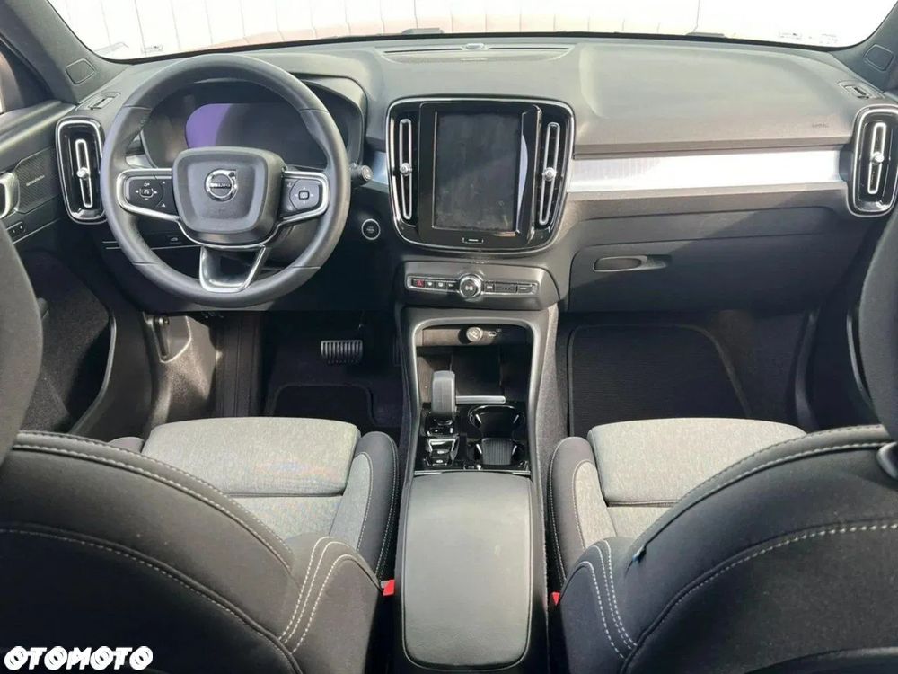 Volvo XC 40 B4 B AWD DKG Plus Bright - 22
