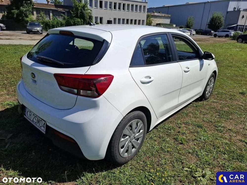 Kia Rio - 4