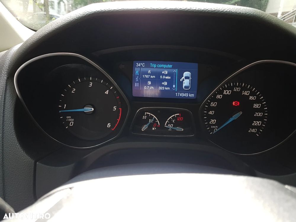 Ford Focus - 8