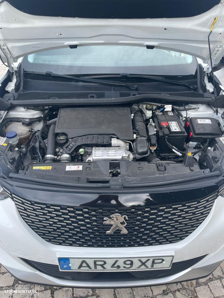 Peugeot 2008 1.2 PureTech Allure EAT8 — fotografia 13