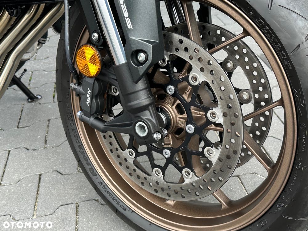 Honda CB - 22