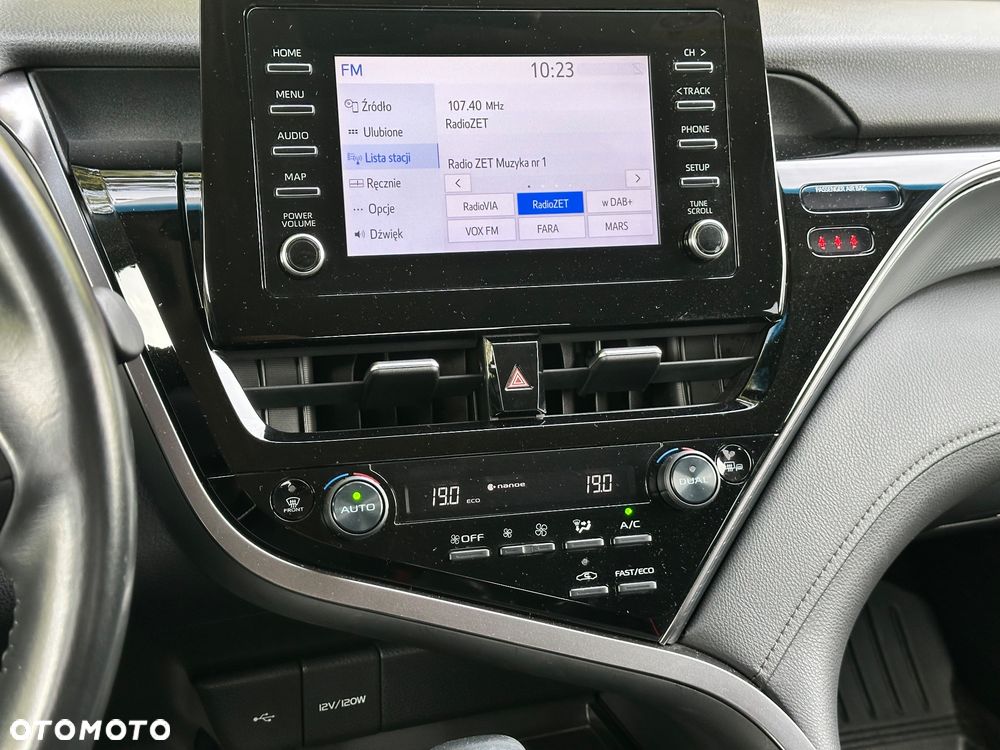 Toyota Camry 2.5 Hybrid Comfort CVT - 17