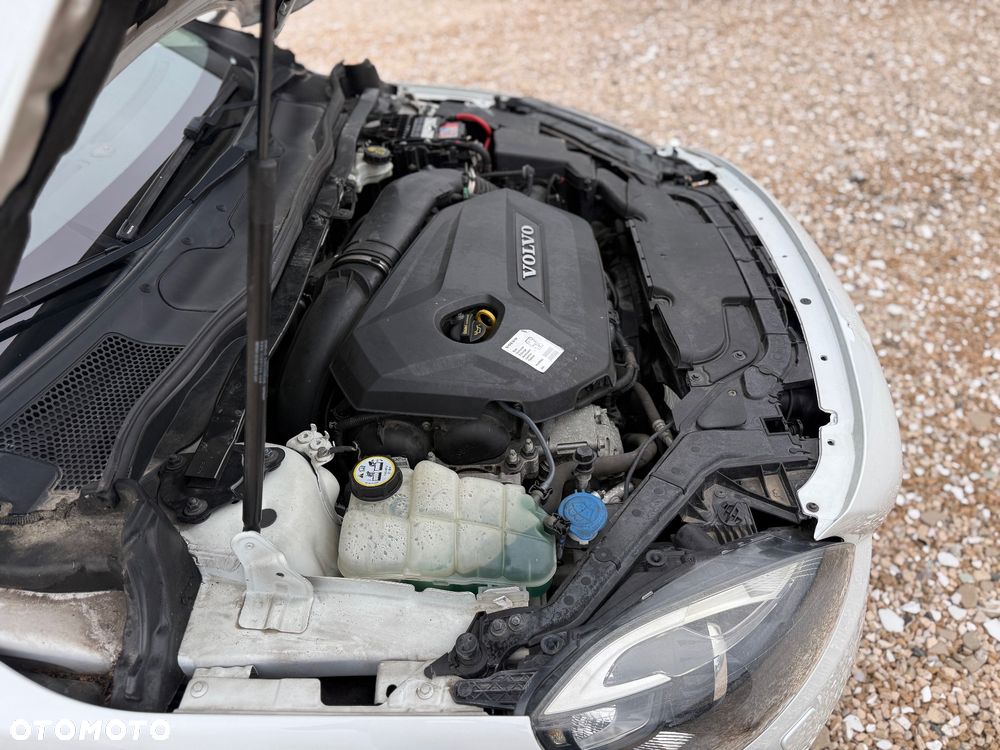 Volvo V40 T4 R-Design Summum - 13