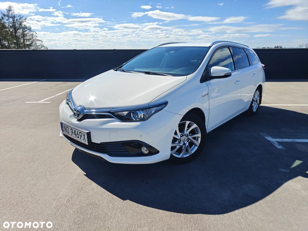 Toyota Auris Hybrid 135 Premium - 1
