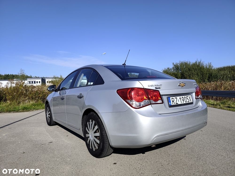Chevrolet Cruze 1.6 LT - 8