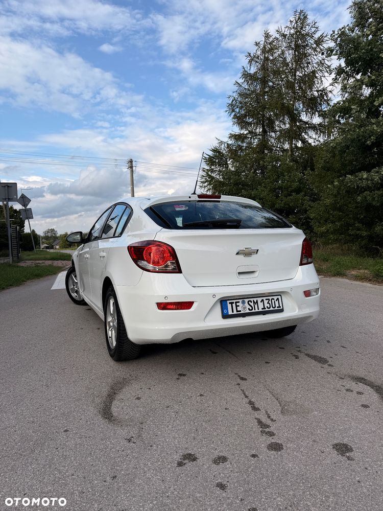 Chevrolet Cruze 1.6 LS - 27