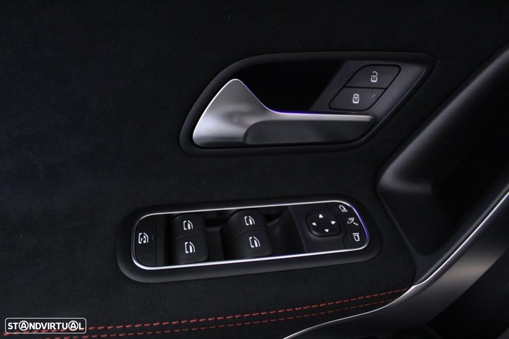 Mercedes-Benz A 250 e AMG Line - 20