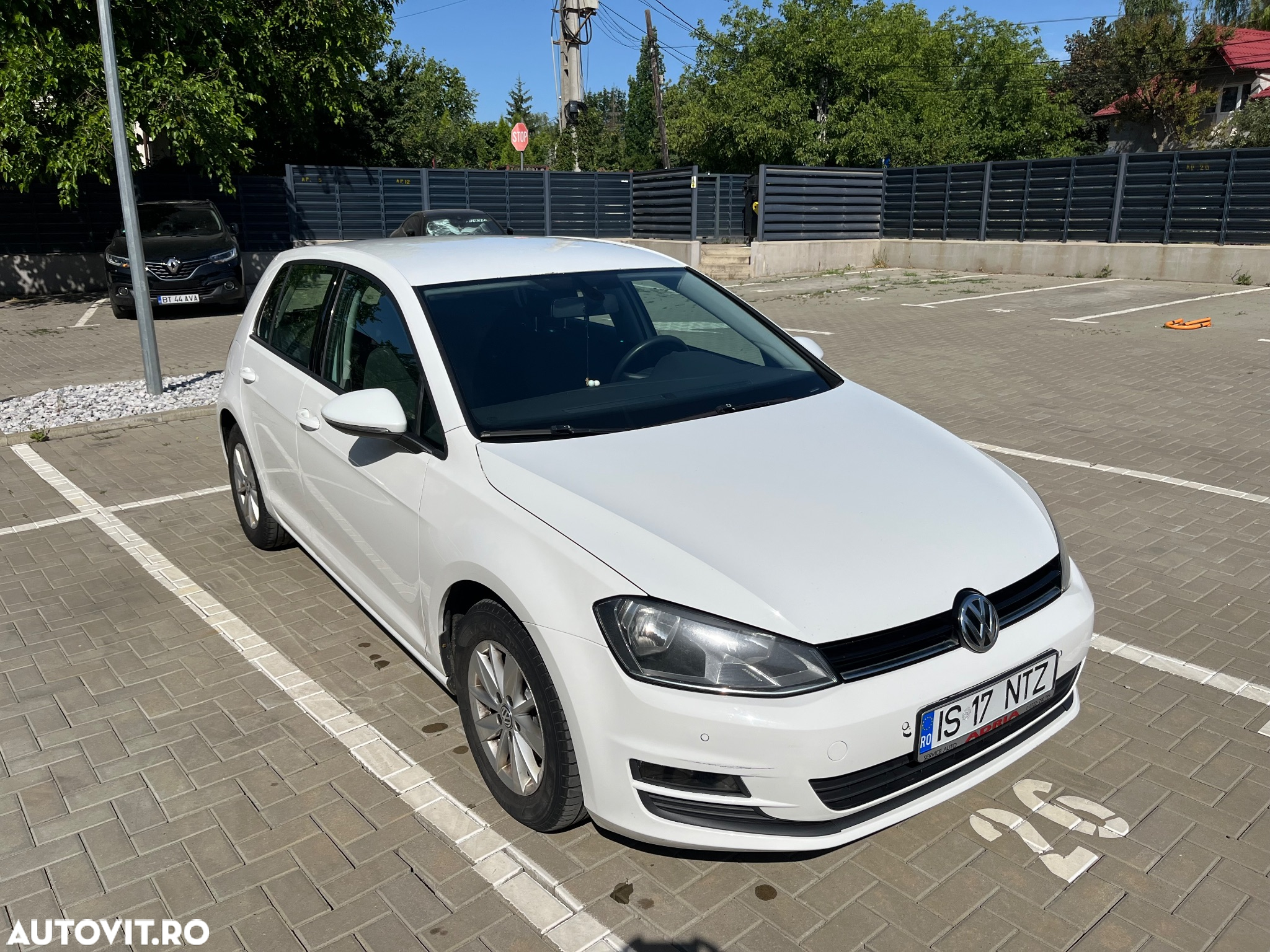 Volkswagen Golf - 2
