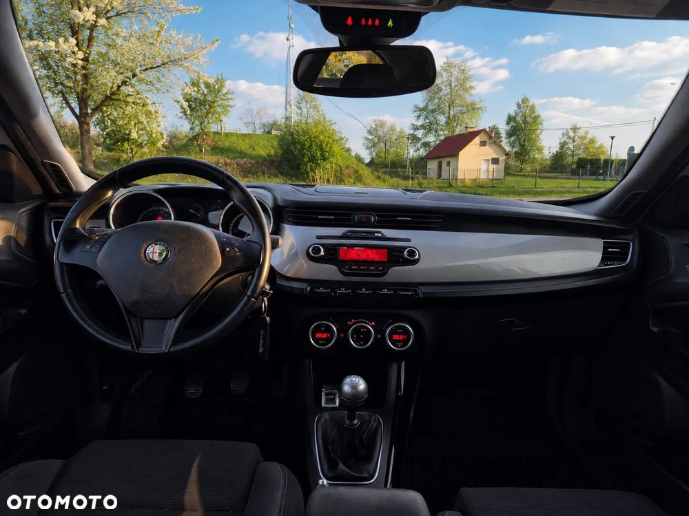Alfa Romeo Giulietta 1.6 JTDM Distinctive - 4