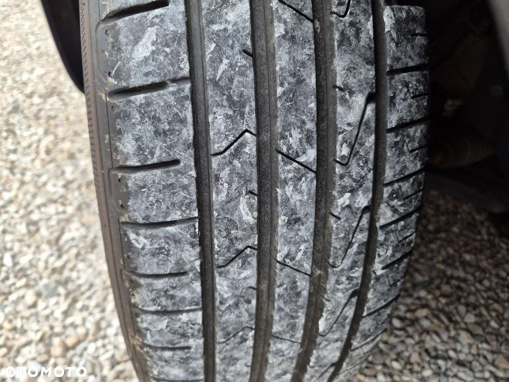 Volkswagen Jetta - 32