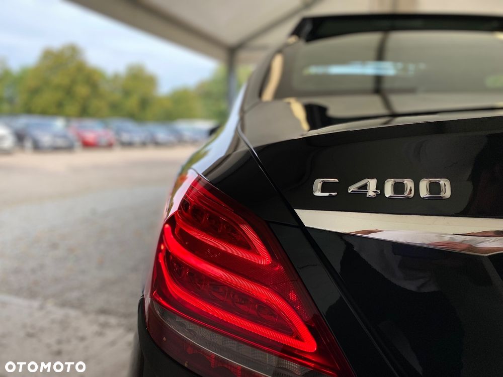 Mercedes-Benz Klasa C 400 4Matic 7G-TRONIC AMG Line - 29